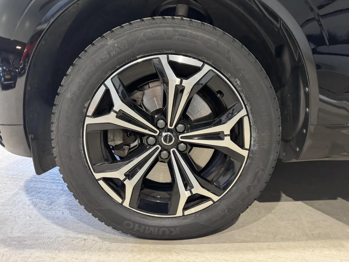 2.0 Recharge T6 AWD Business | panorama | navi | facelift model |