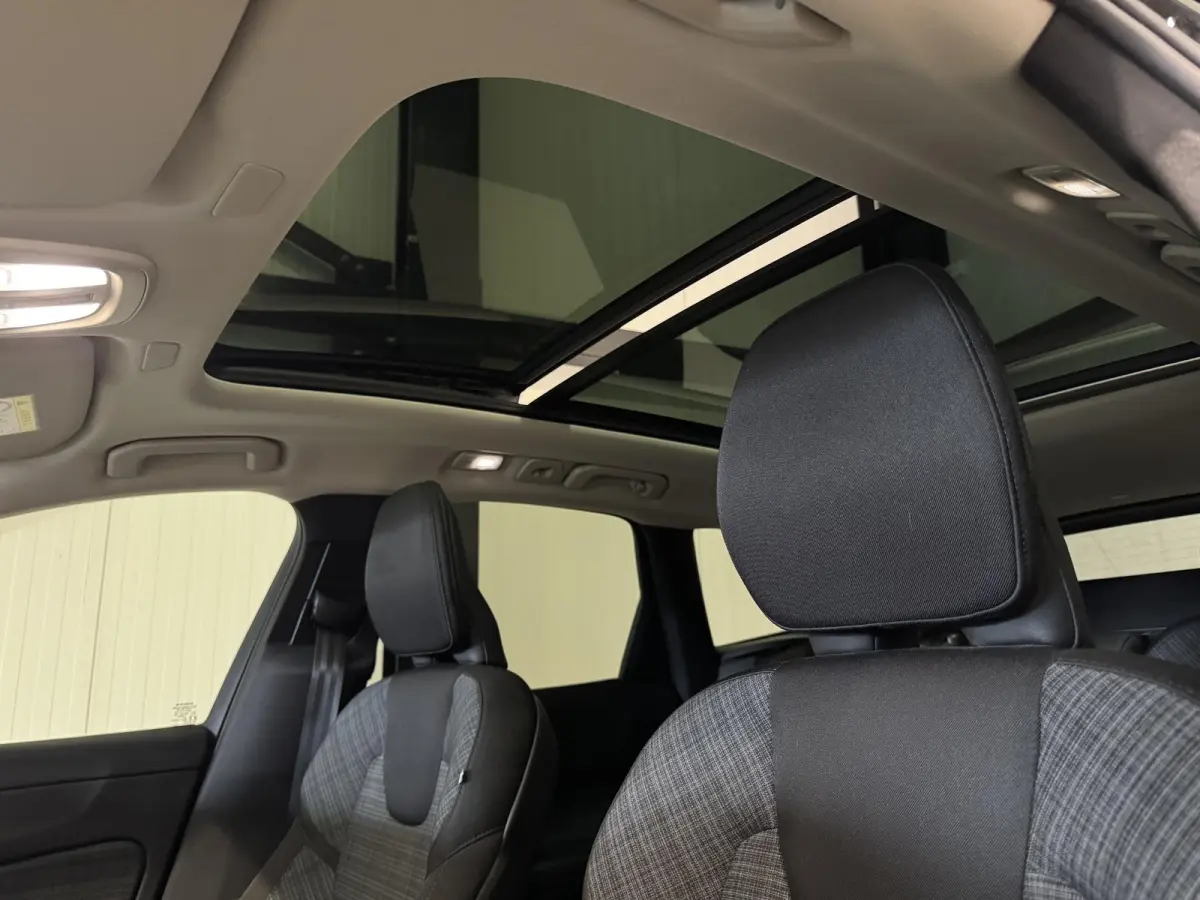 2.0 Recharge T6 AWD Business | panorama | navi | facelift model |