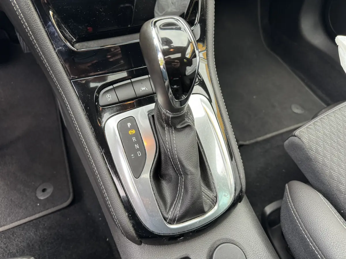 1.4 Turbo 150PK Innovation Automaat Schuifdak Navi Camera Carplay