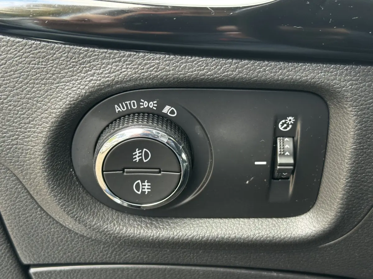 1.4 Turbo 150PK Innovation Automaat Schuifdak Navi Camera Carplay