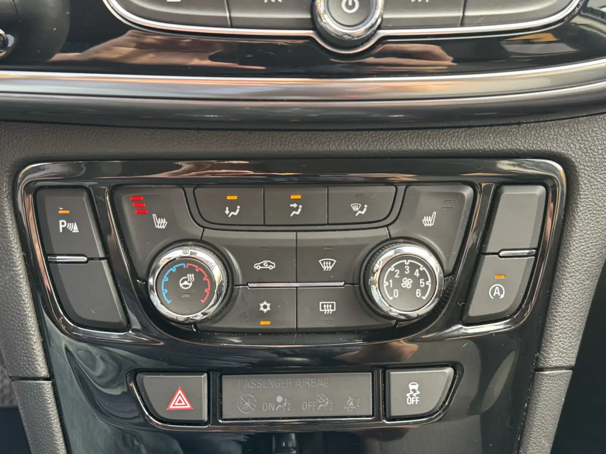 1.4 Turbo 140PK Business+ StoelStuurverwarming Climate Control Carplay
