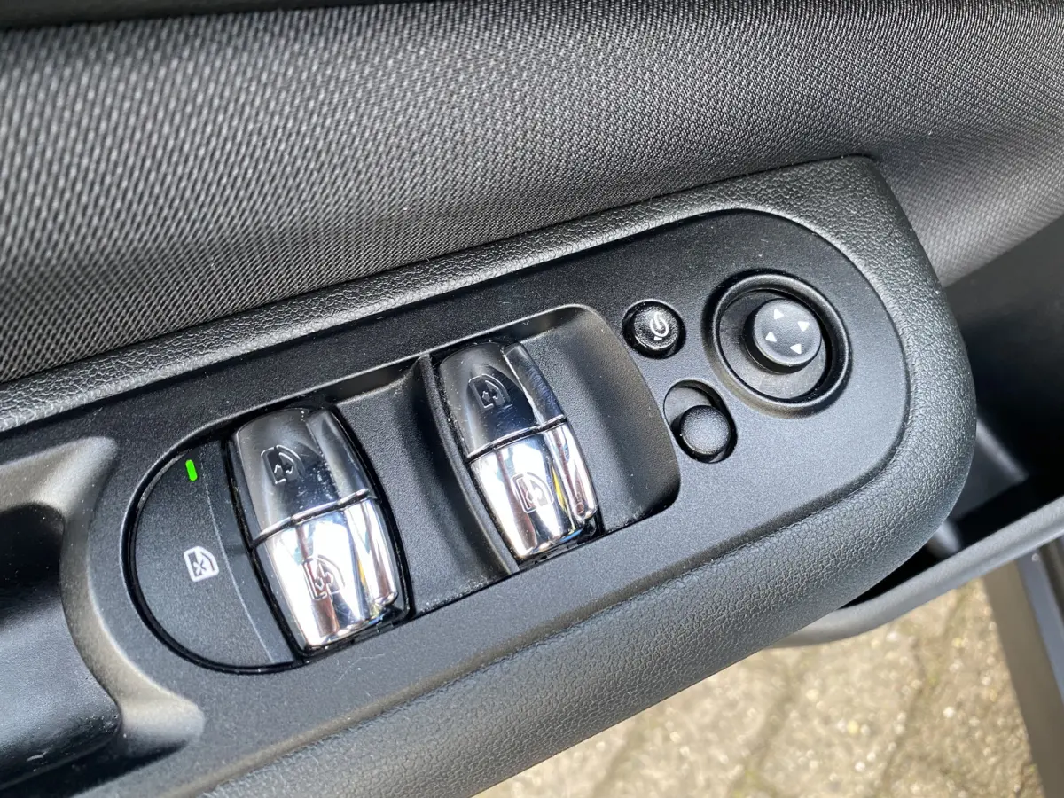 Mini 2.0 Cooper D Business Edition Navi Climate Control