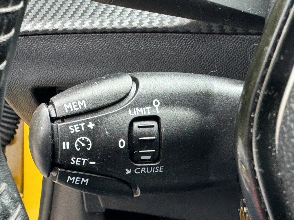 1.2 PureTech Active Airco Carplay