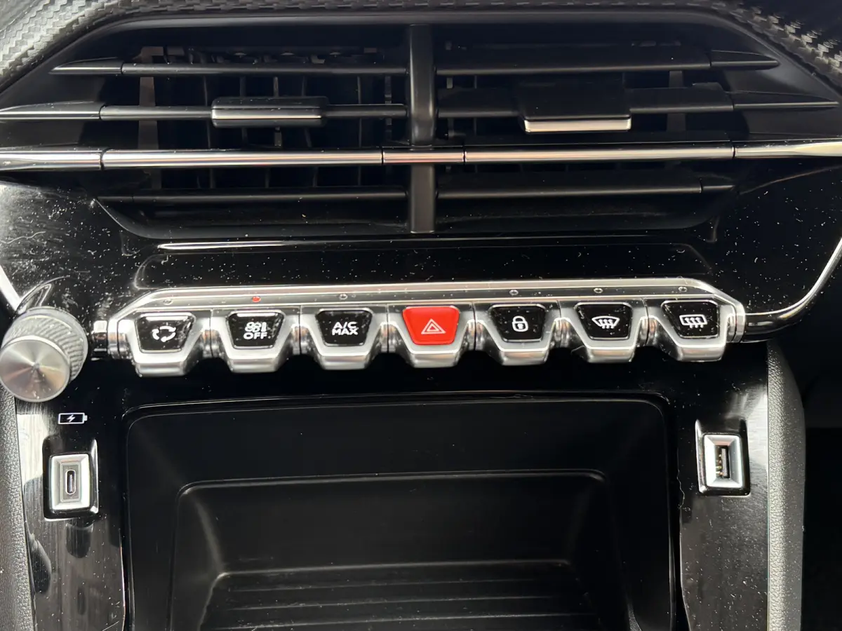 1.2 PureTech Active Airco Carplay