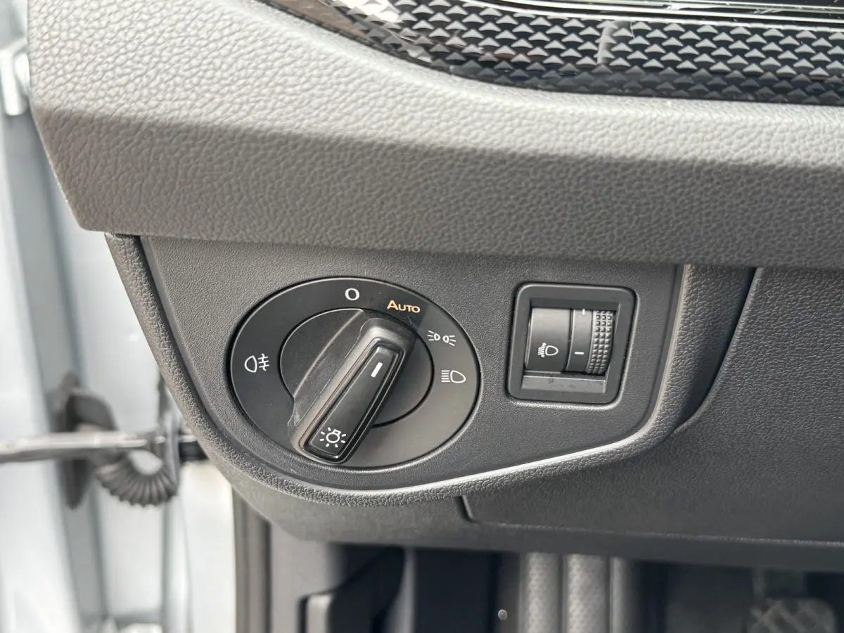 1.0 TSI Life Airco Led Carplay