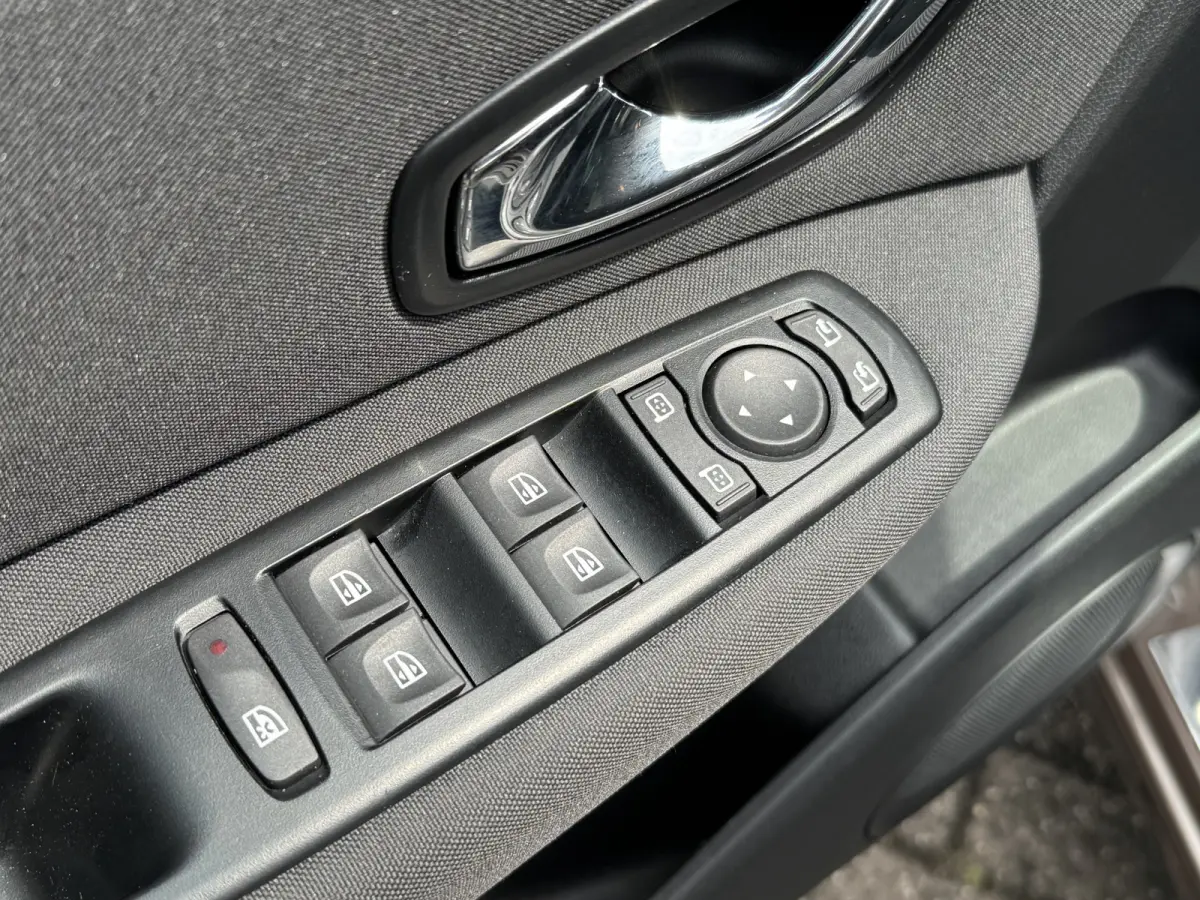 1.2 TCe Limited Climate Control Navi