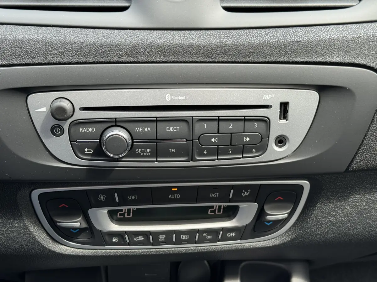 1.2 TCe Limited Climate Control Navi