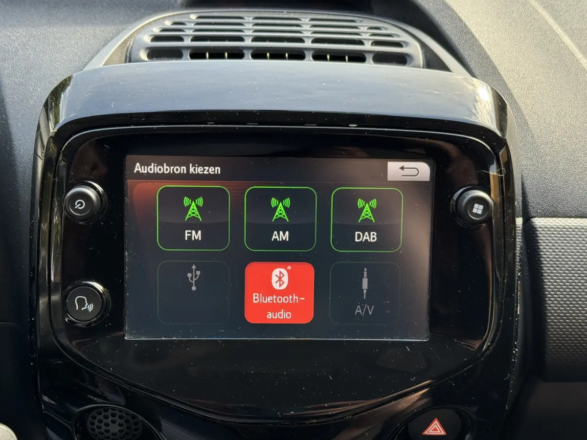 1.0 VTi Feel 5drs Airco Camera Carplay