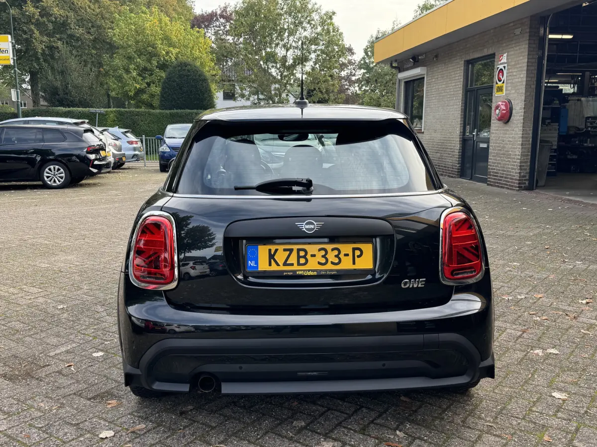 1.5 One Climate Control Led Navi Carplay