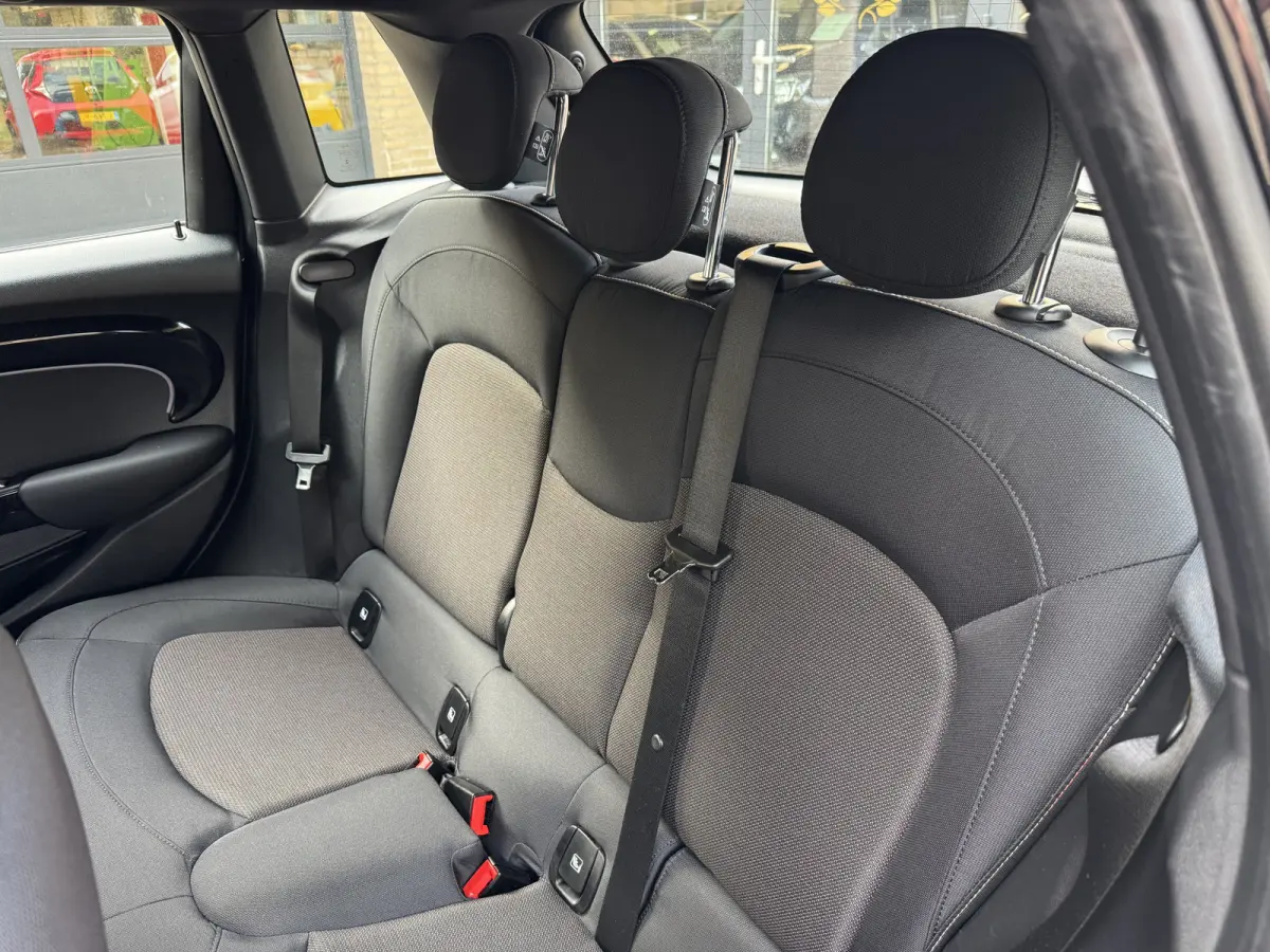 1.5 One Climate Control Led Navi Carplay