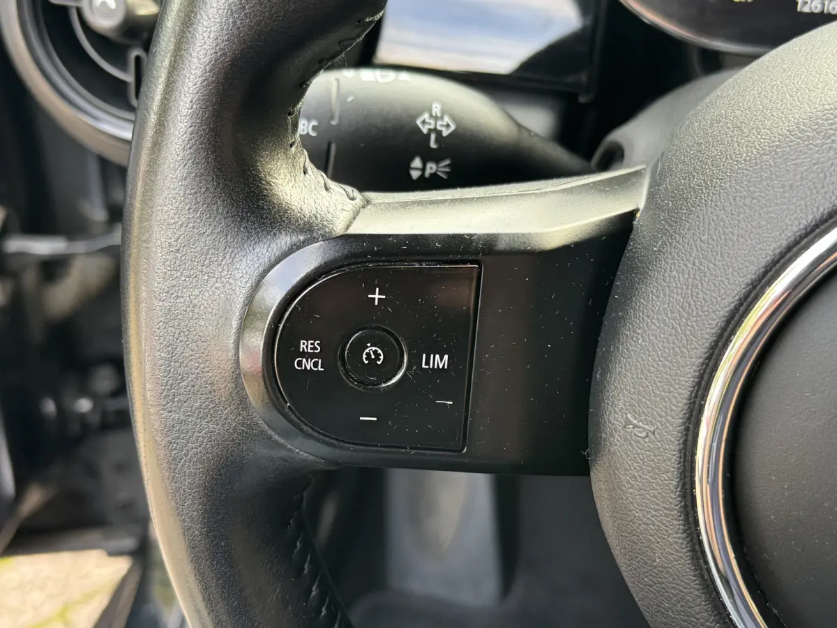 1.5 One Climate Control Led Navi Carplay