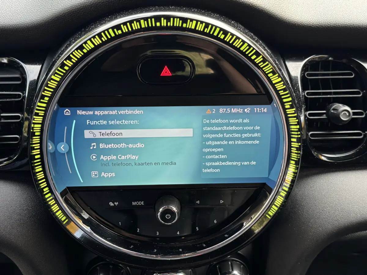1.5 One Climate Control Led Navi Carplay
