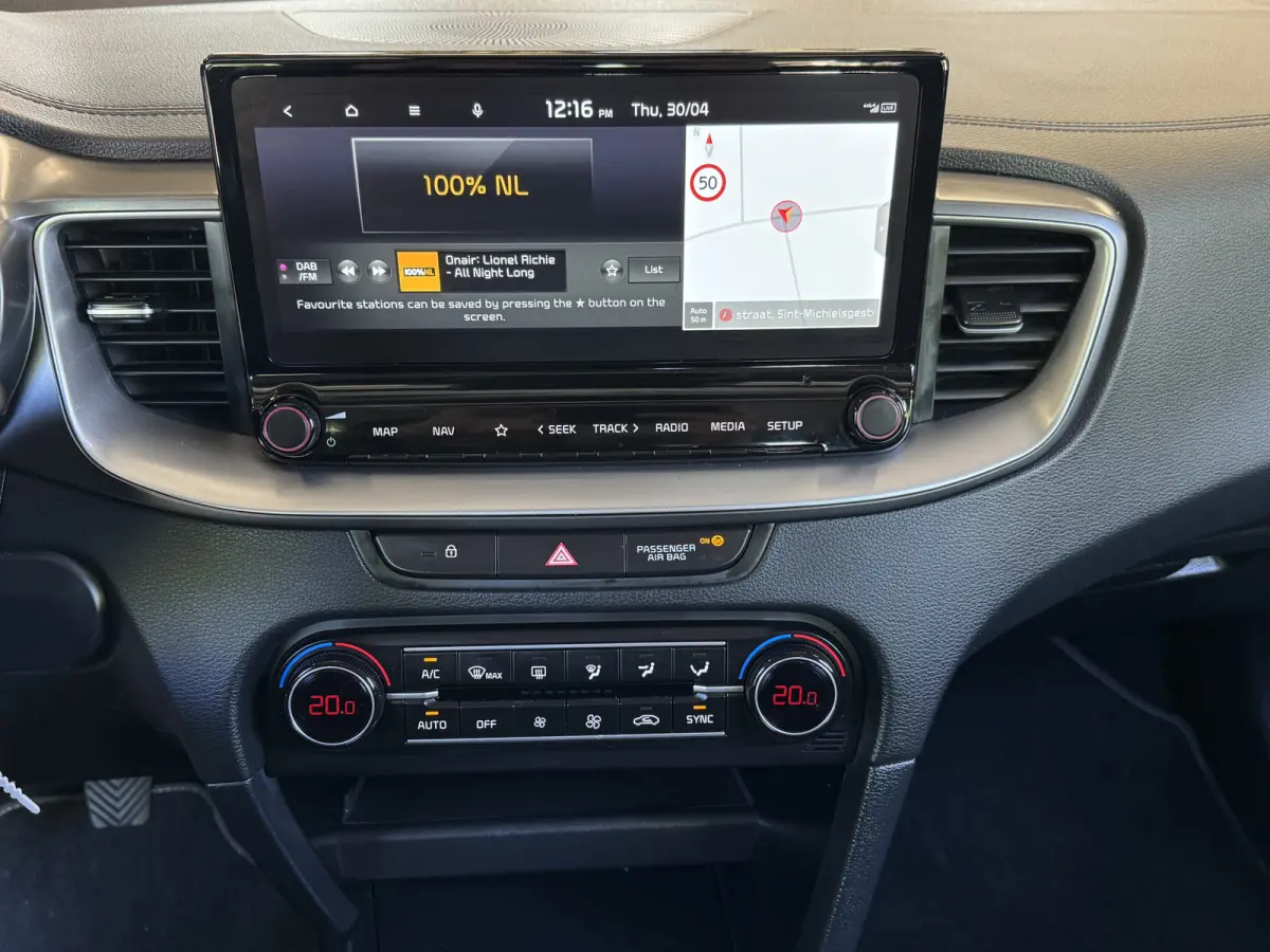 1.0 T-GDi DynamicLine Climate Control Navi Camera Carplay