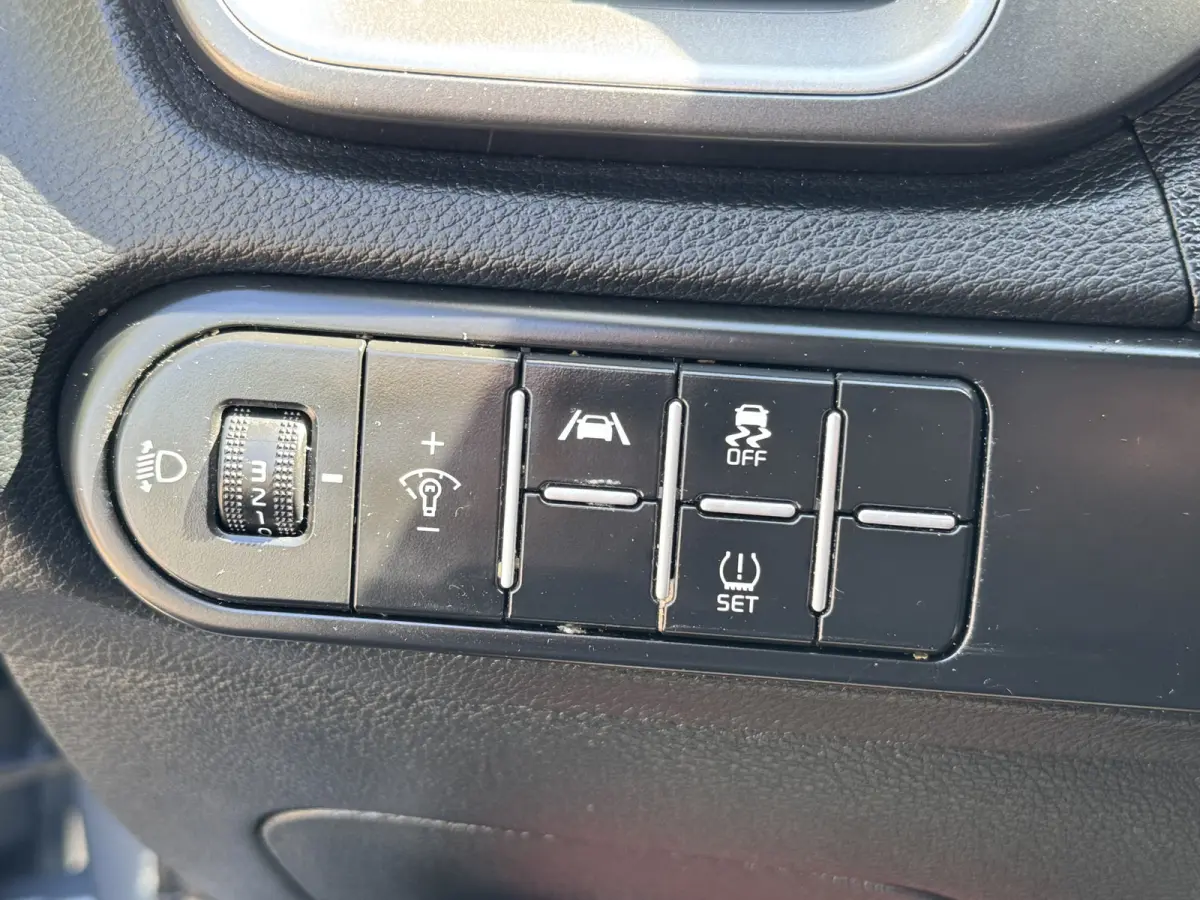 1.0 T-GDi DynamicLine Climate Control Navi Camera Carplay