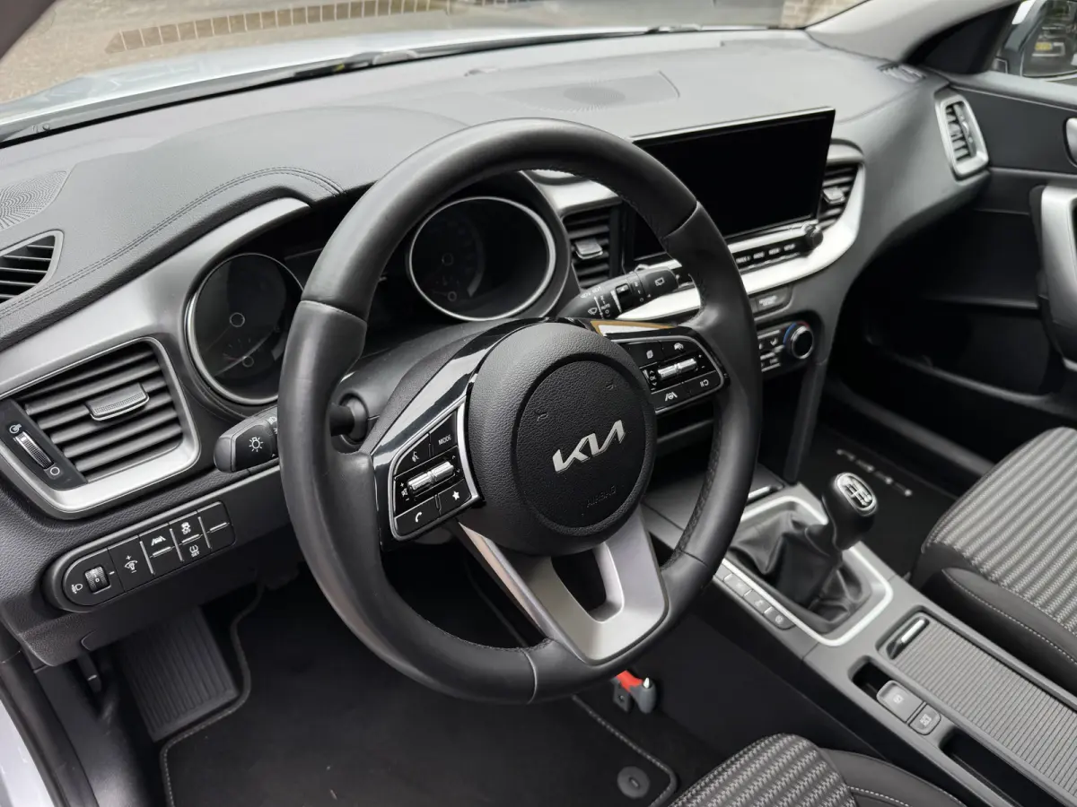 1.0 T-GDi DynamicLine Climate Control Navi Camera Carplay