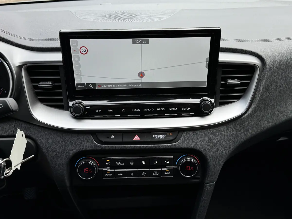 1.0 T-GDi DynamicLine Climate Control Navi Camera Carplay
