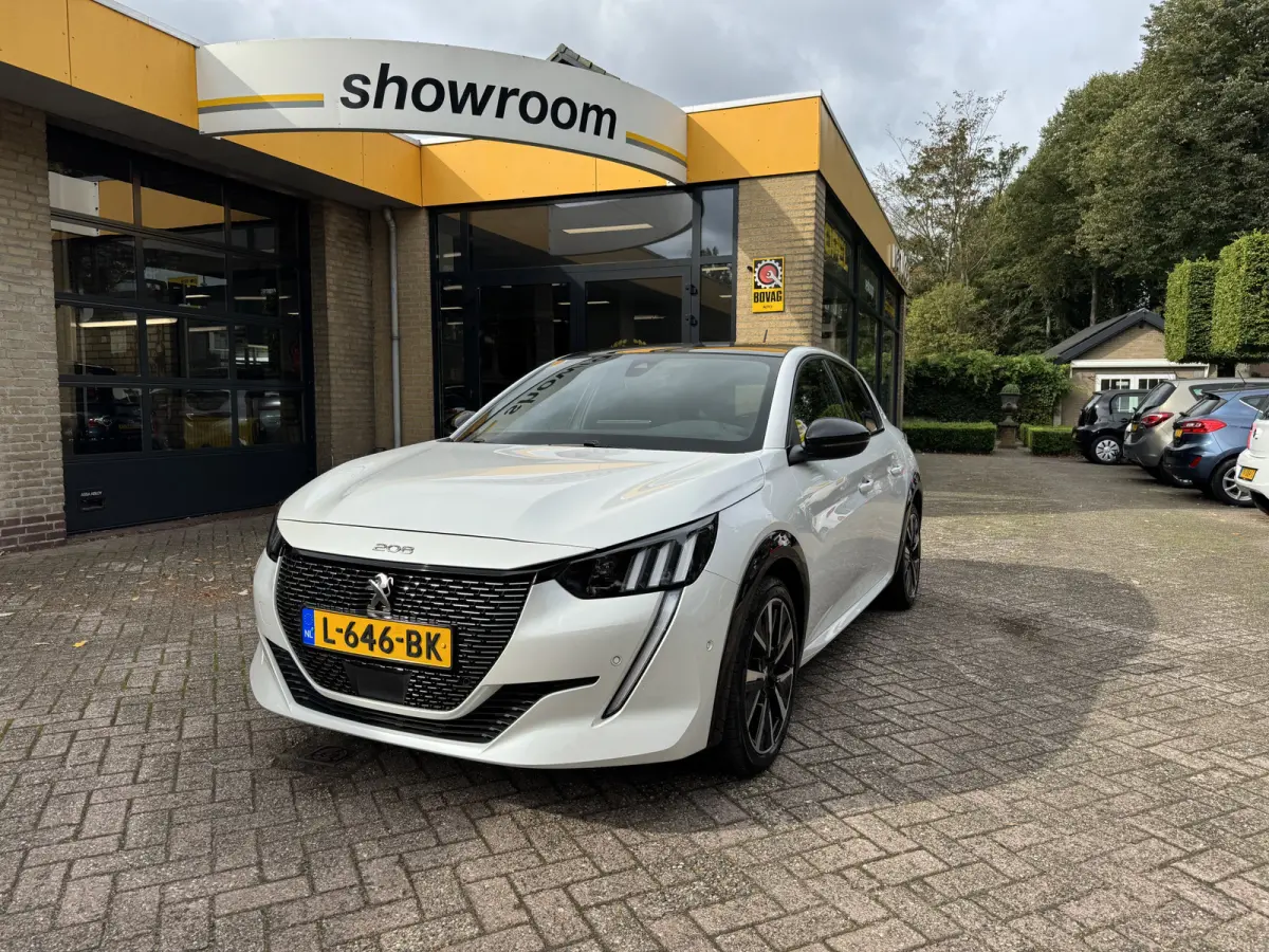 1.2 PureTech GT Pack Climate Control 3D Cockpit Pano Carplay