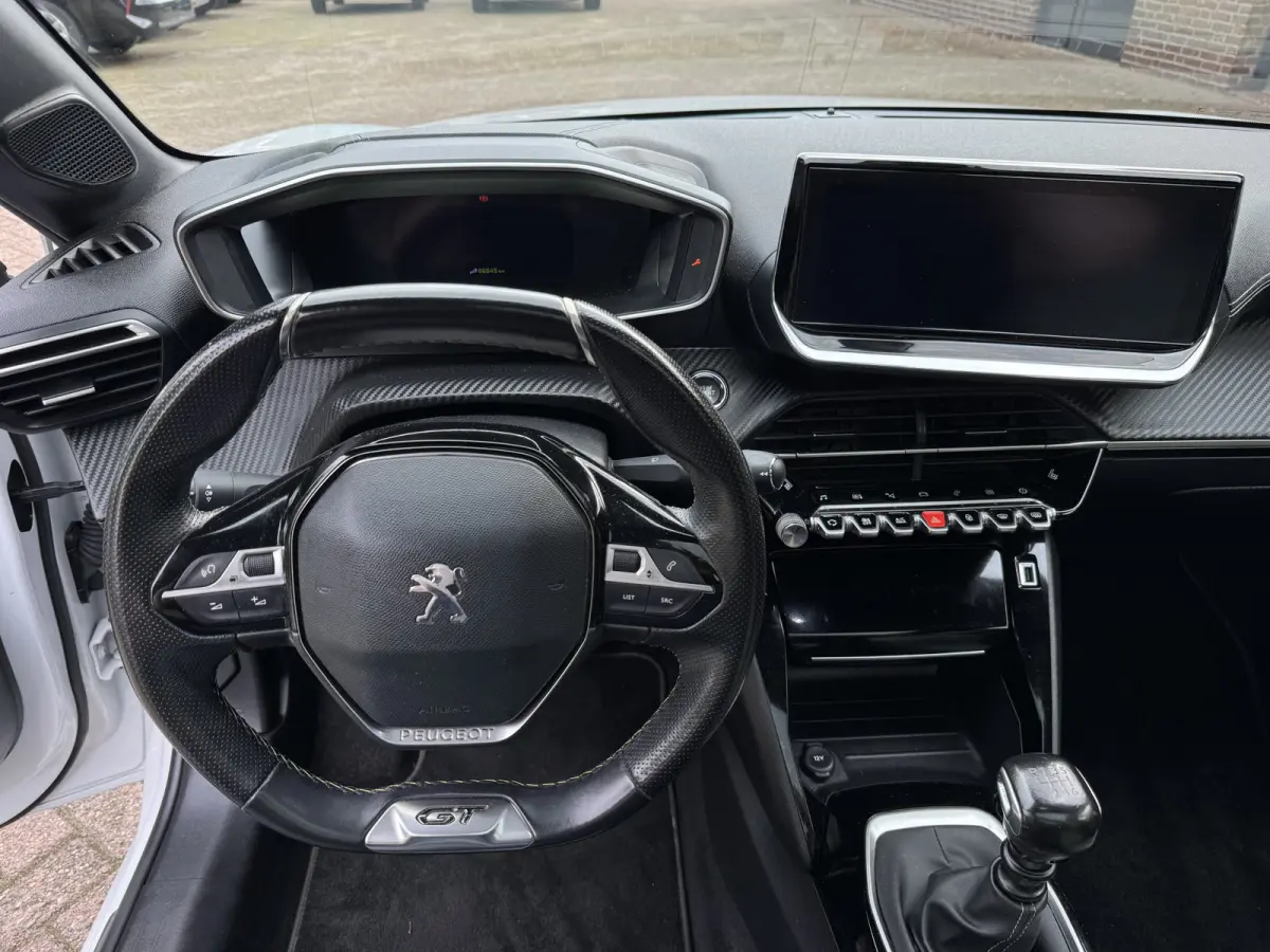 1.2 PureTech GT Pack Climate Control 3D Cockpit Pano Carplay