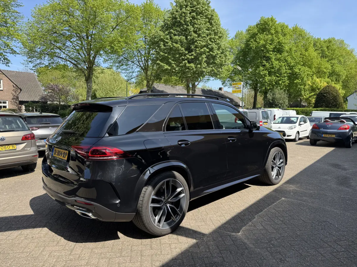 300 d 4MATIC Premium Plus AMG Pano Schuifdak Luchtvering 360Camera