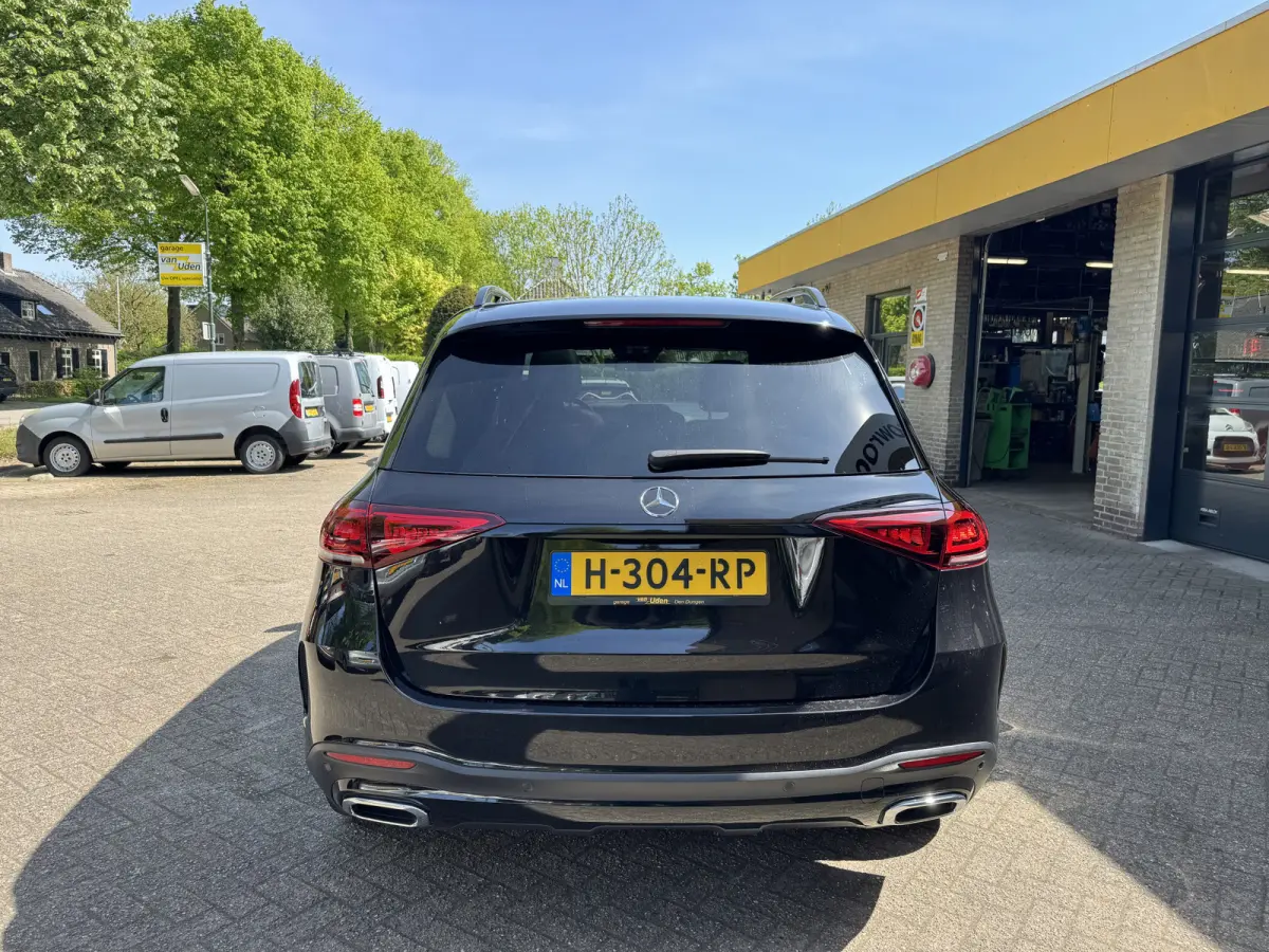 300 d 4MATIC Premium Plus AMG Pano Schuifdak Luchtvering 360Camera
