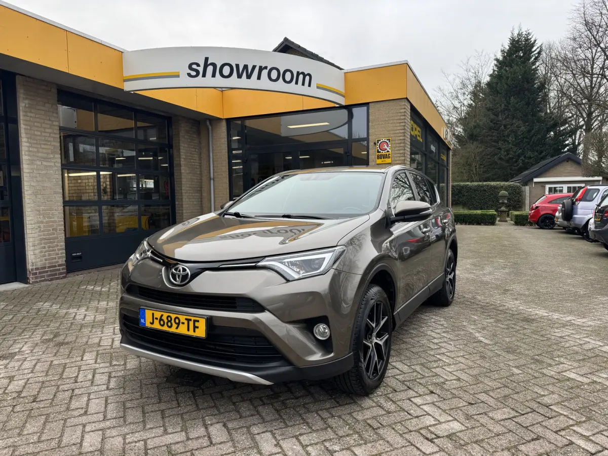 2.0 VVT-i AWD Style Automaat Leder Navi Camera