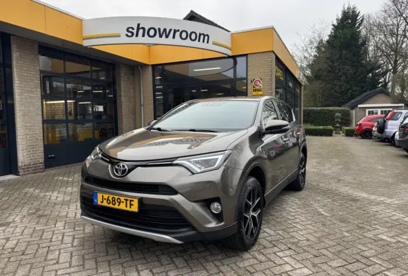 2.0 VVT-i AWD Style Automaat Leder Navi Camera