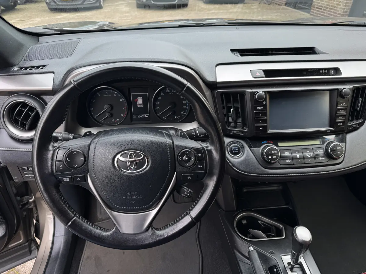 2.0 VVT-i AWD Style Automaat Leder Navi Camera