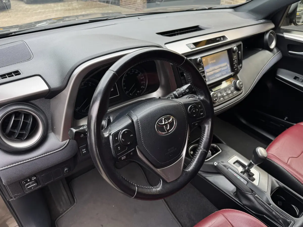 2.0 VVT-i AWD Style Automaat Leder Navi Camera