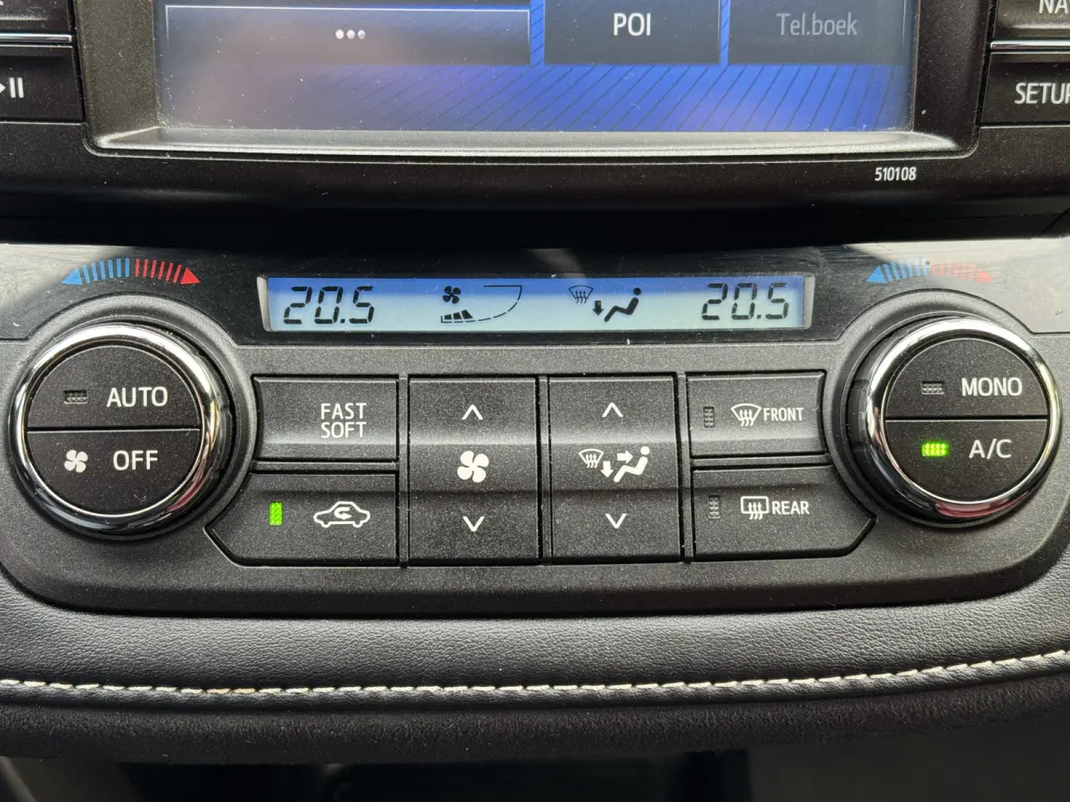 2.0 VVT-i AWD Style Automaat Leder Navi Camera