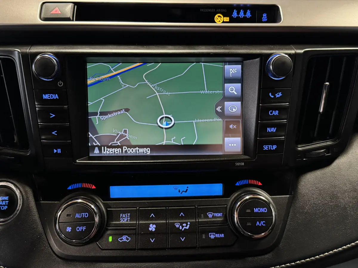 2.0 VVT-i AWD Style Automaat Leder Navi Camera