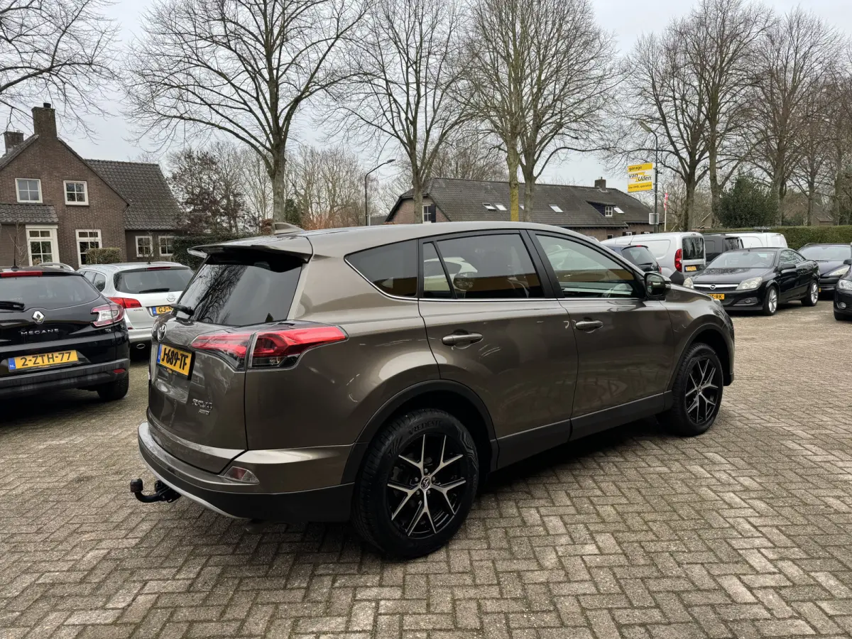 2.0 VVT-i AWD Style Automaat Leder Navi Camera