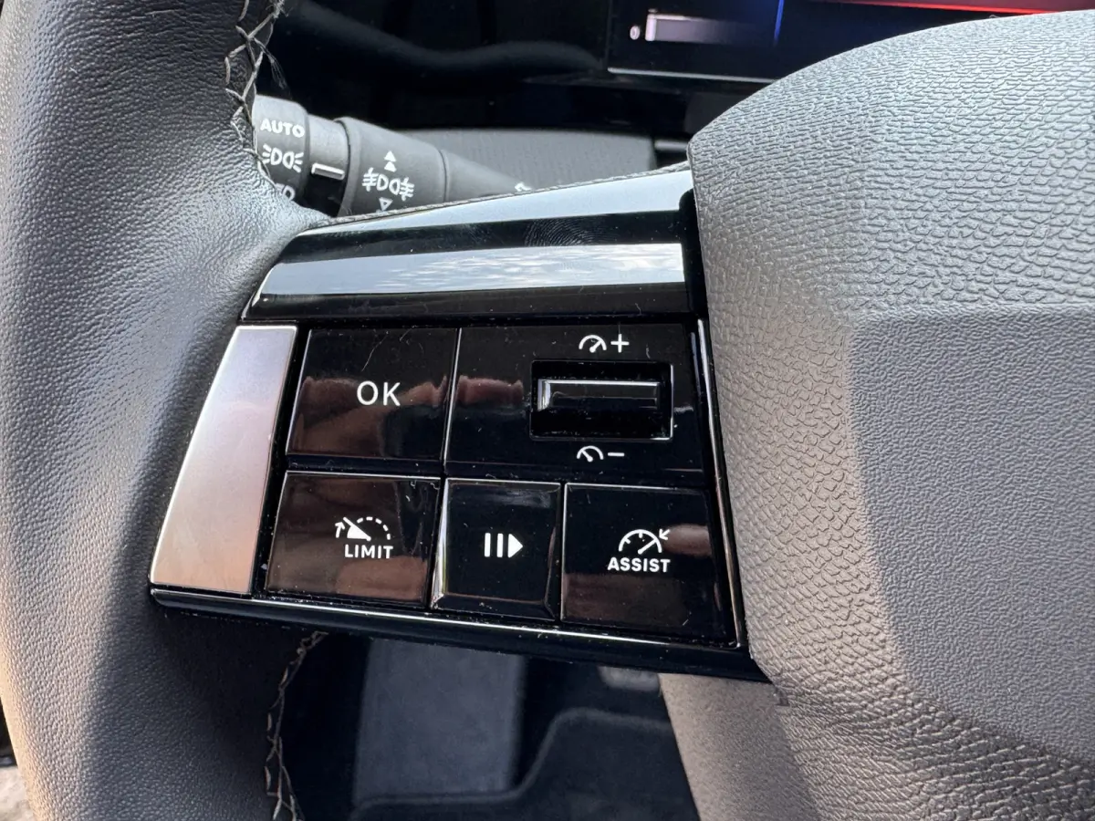 1.2 Level 2 Climate Control Navi Carplay