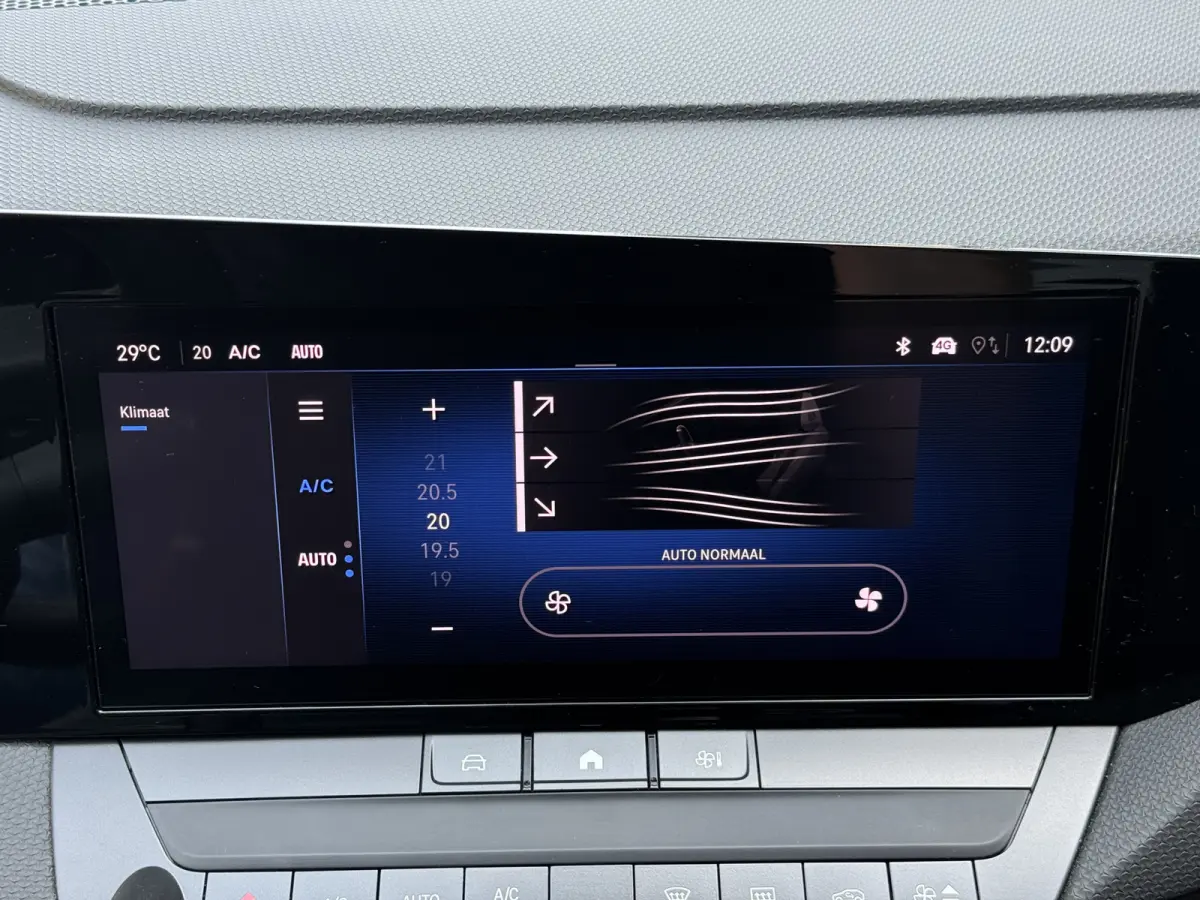 1.2 Level 2 Climate Control Navi Carplay
