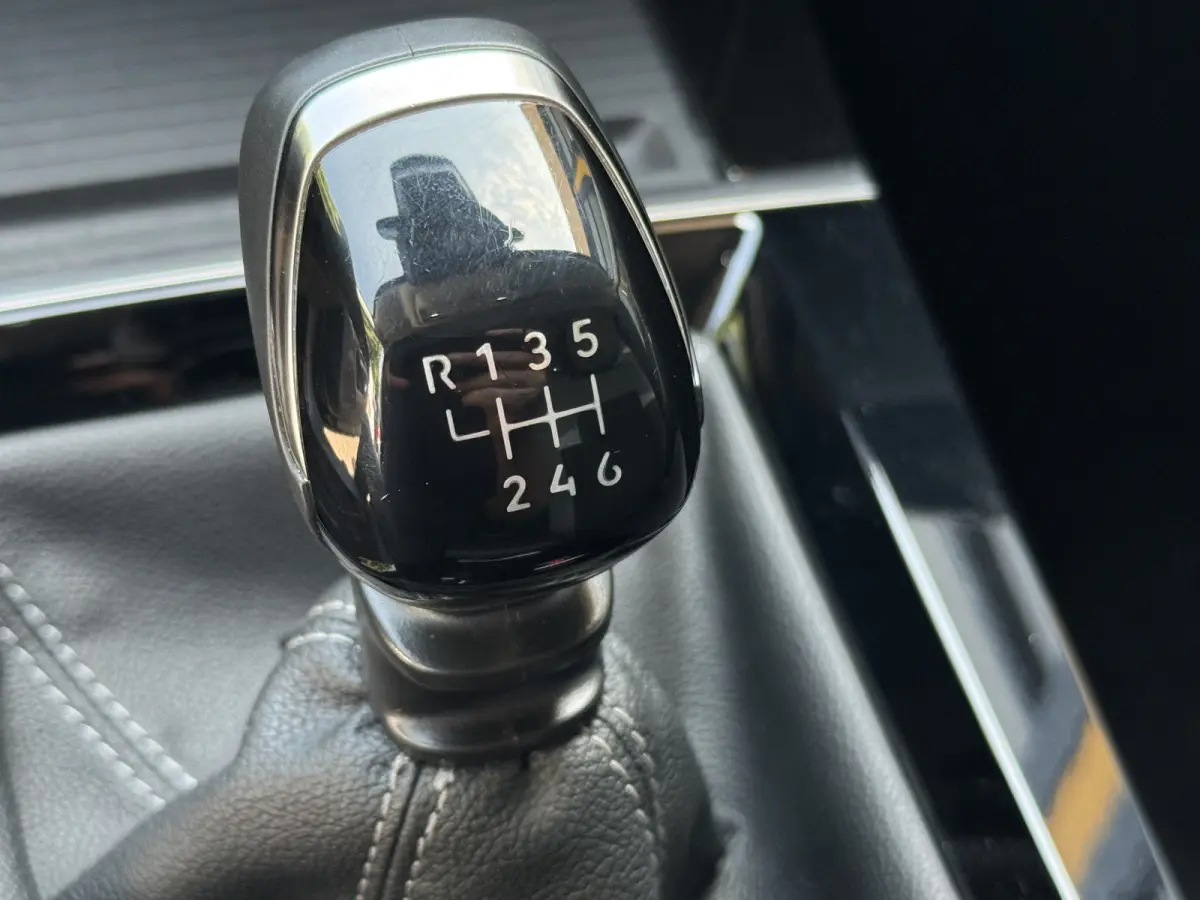 1.2 Level 2 Climate Control Navi Carplay