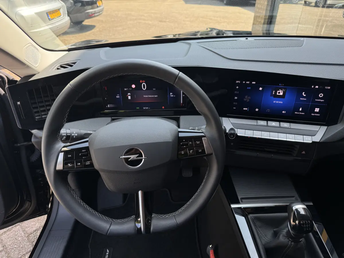 1.2 Level 2 Climate Control Navi Carplay