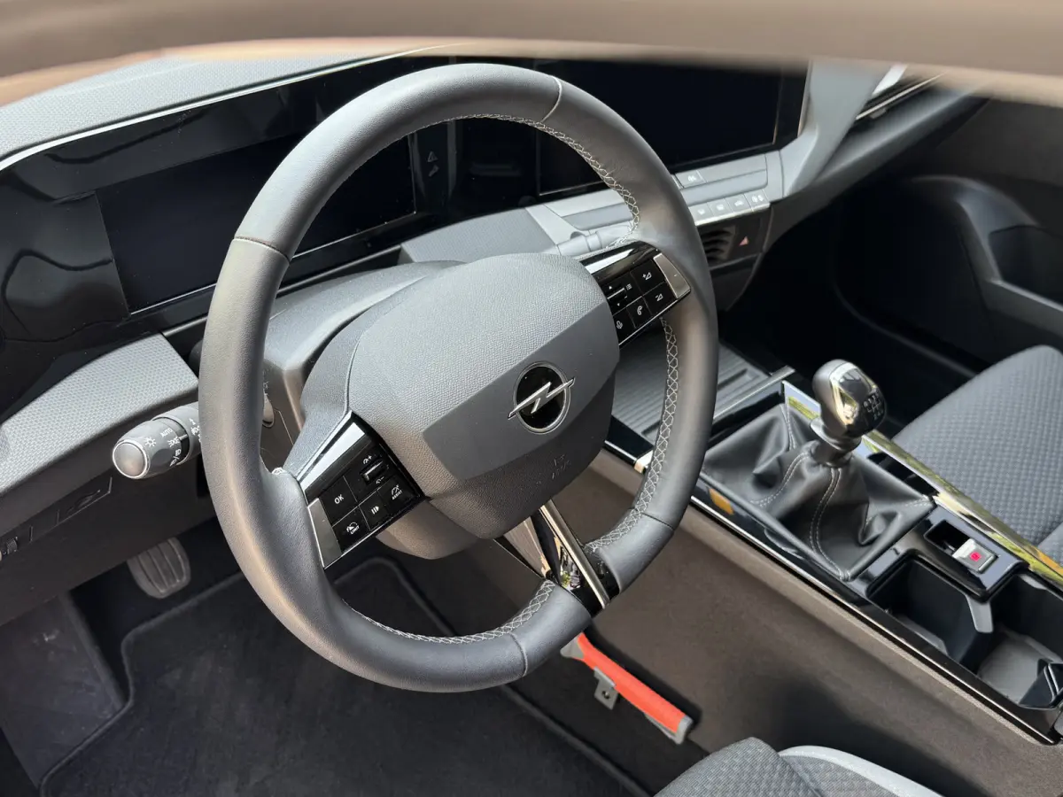 1.2 Level 2 Climate Control Navi Carplay