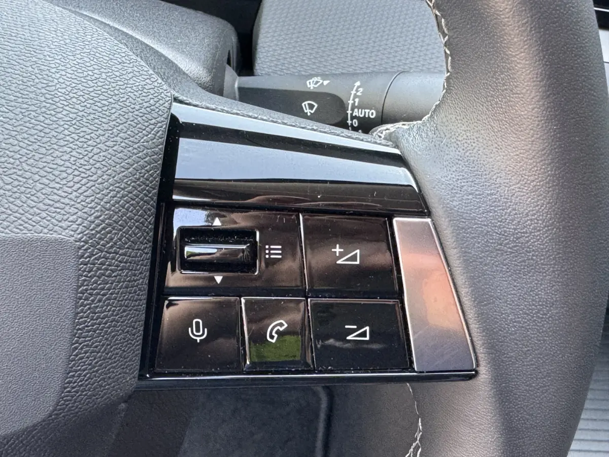 1.2 Level 2 Climate Control Navi Carplay