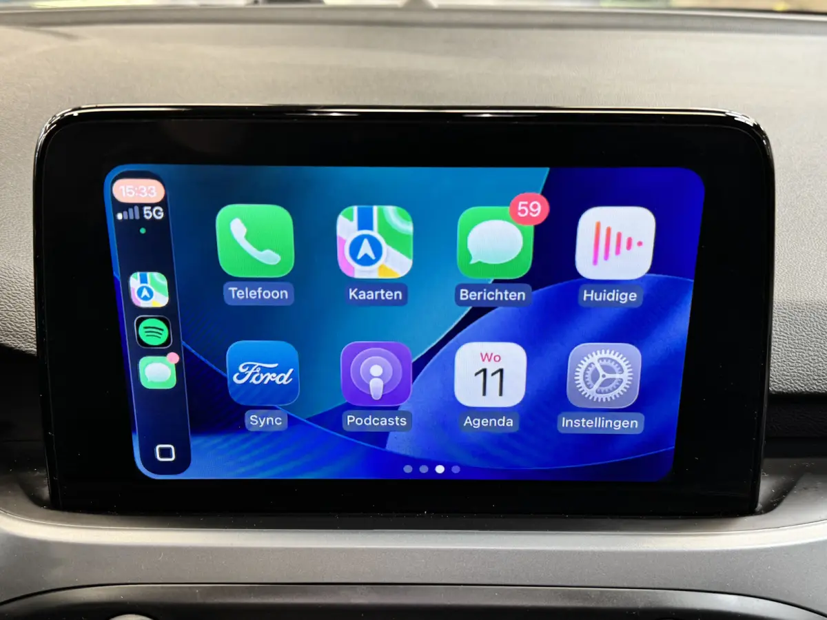 1.0 EcoBoost Hybrid Titanium Climate Control Camera Carplay