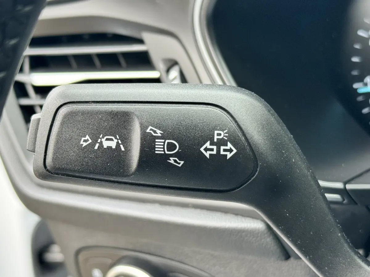 1.0 EcoBoost Hybrid Titanium Climate Control Camera Carplay