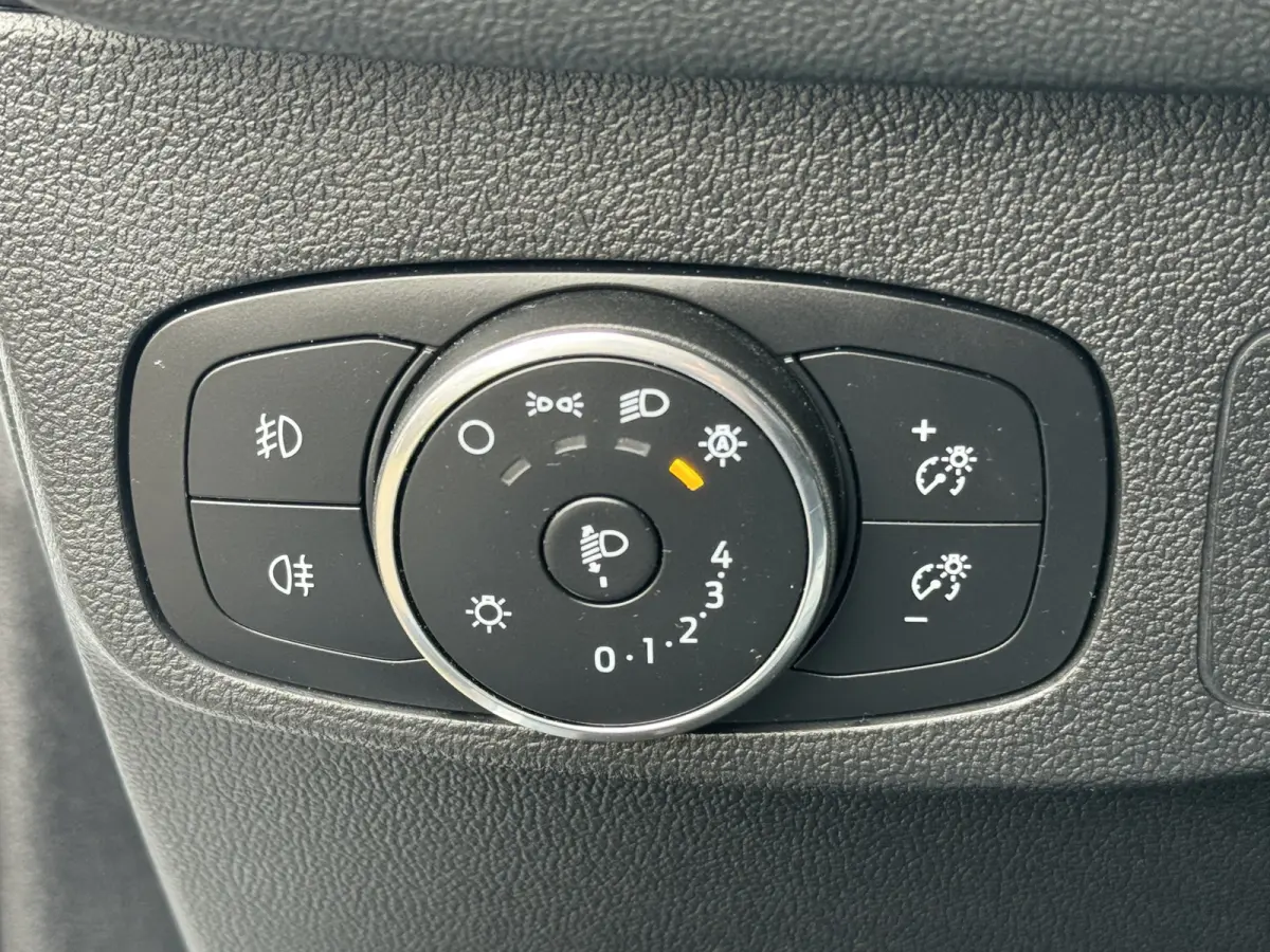 1.0 EcoBoost Hybrid Titanium Climate Control Camera Carplay