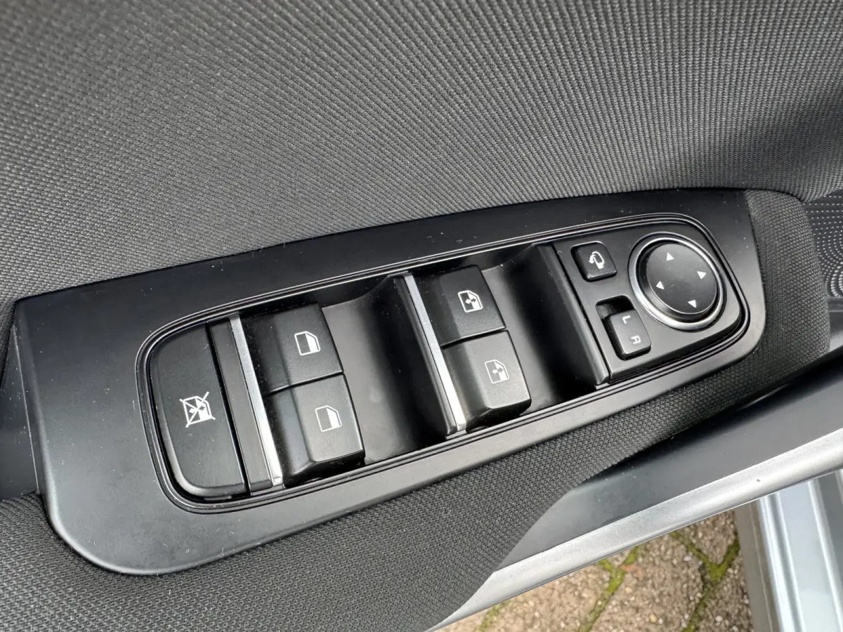 1.0 T-GDi DynamicLine Climate Control Navi Camera Carplay