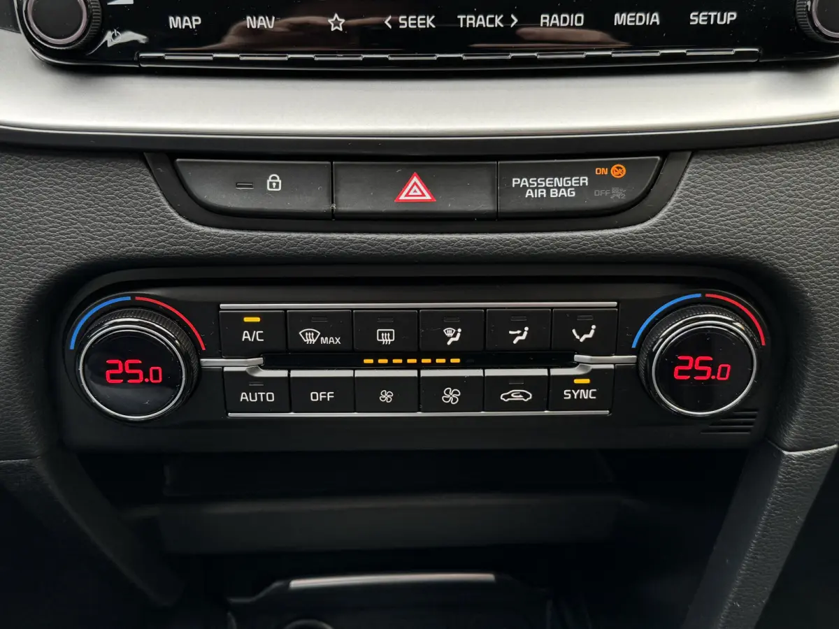 1.0 T-GDi DynamicLine Climate Control Navi Camera Carplay