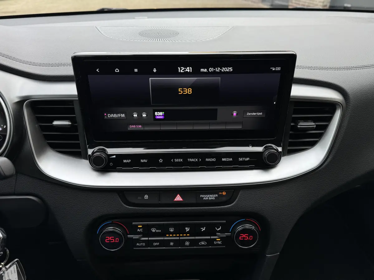 1.0 T-GDi DynamicLine Climate Control Navi Camera Carplay