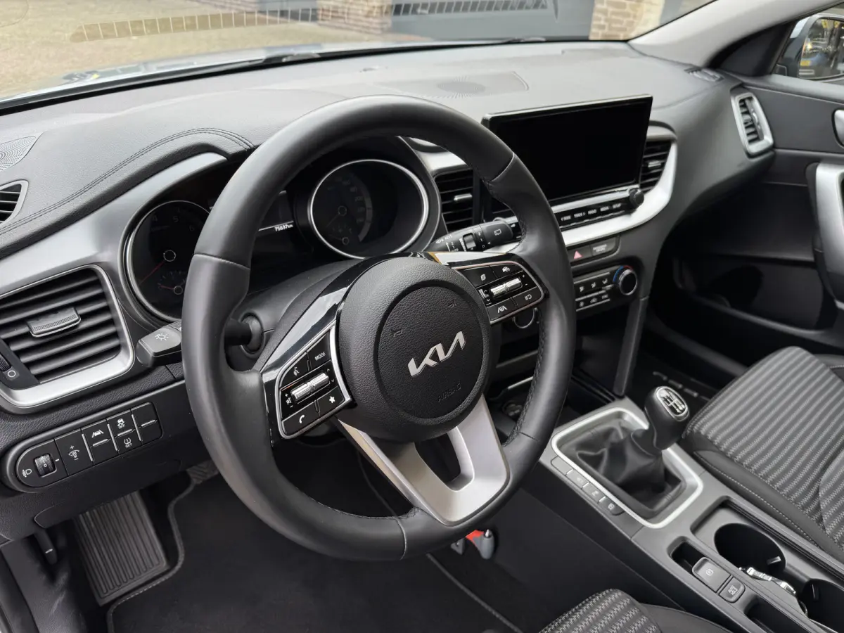 1.0 T-GDi DynamicLine Climate Control Navi Camera Carplay