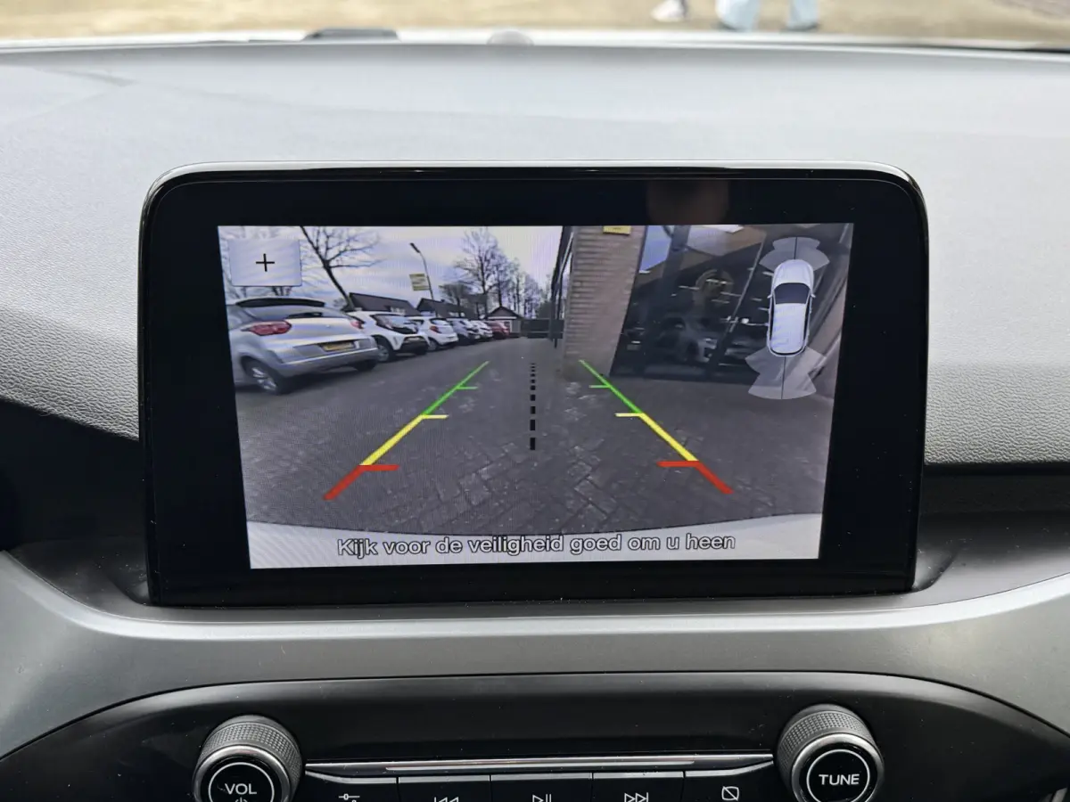 1.0 EcoBoost Hybrid Titanium Climate Control Camera Carplay