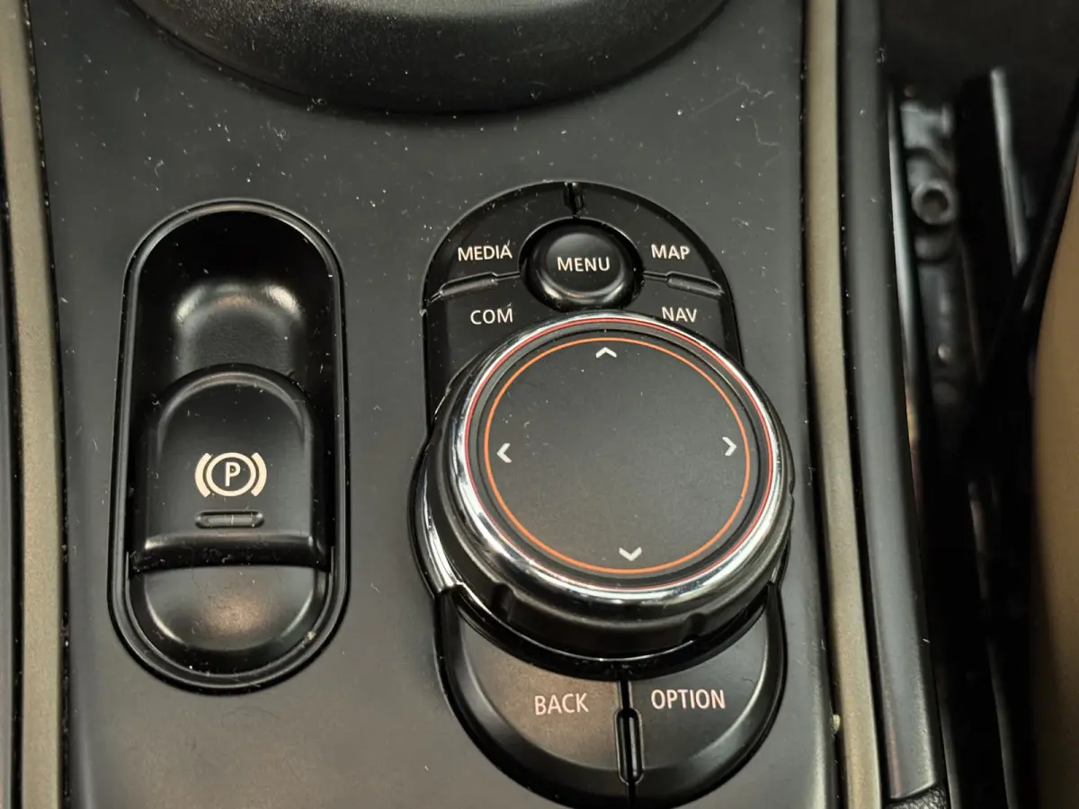 1.5 Cooper ALL4 Chili Climate Control PanoSchuifdak Navi Carplay