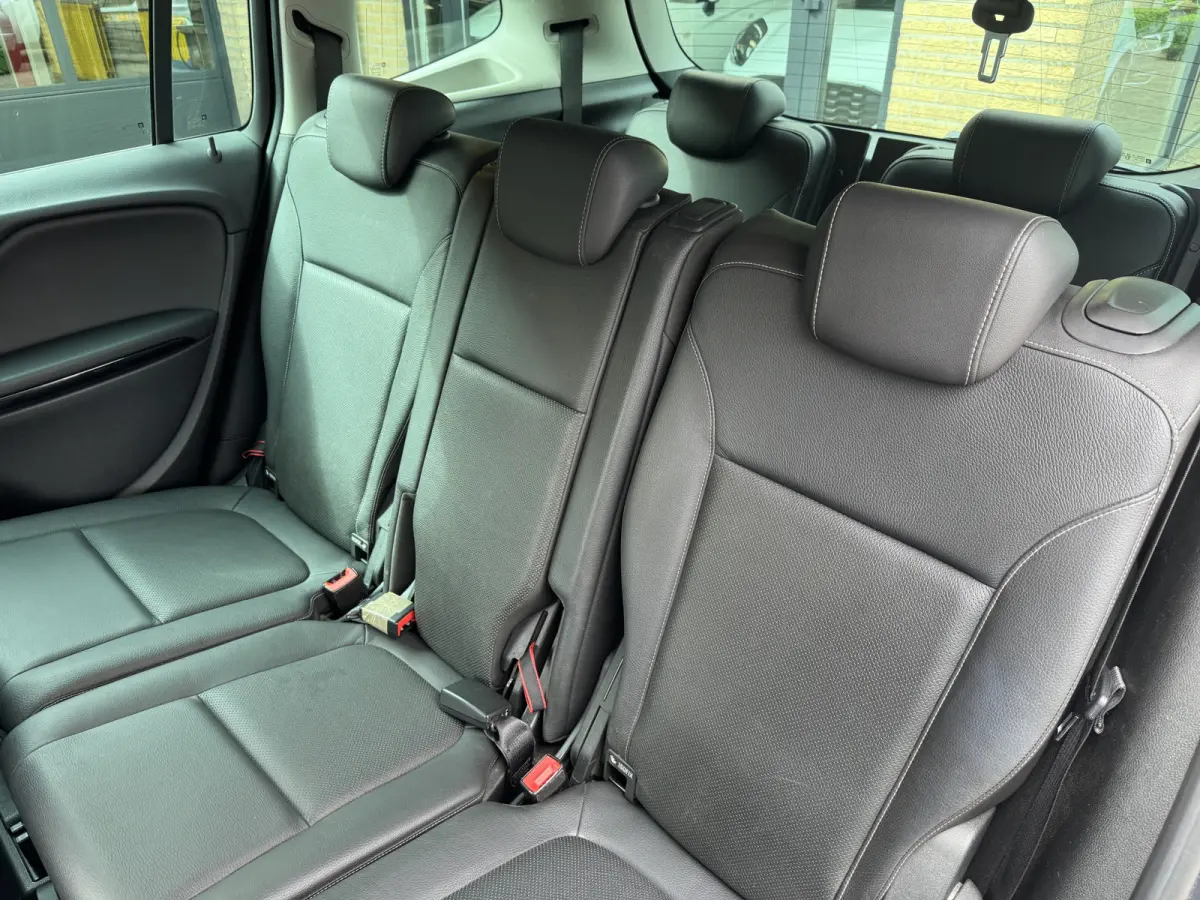 Tourer 1.4 Turbo 140PK Business+ 7Pers Automaat Climate Control Navi Camera