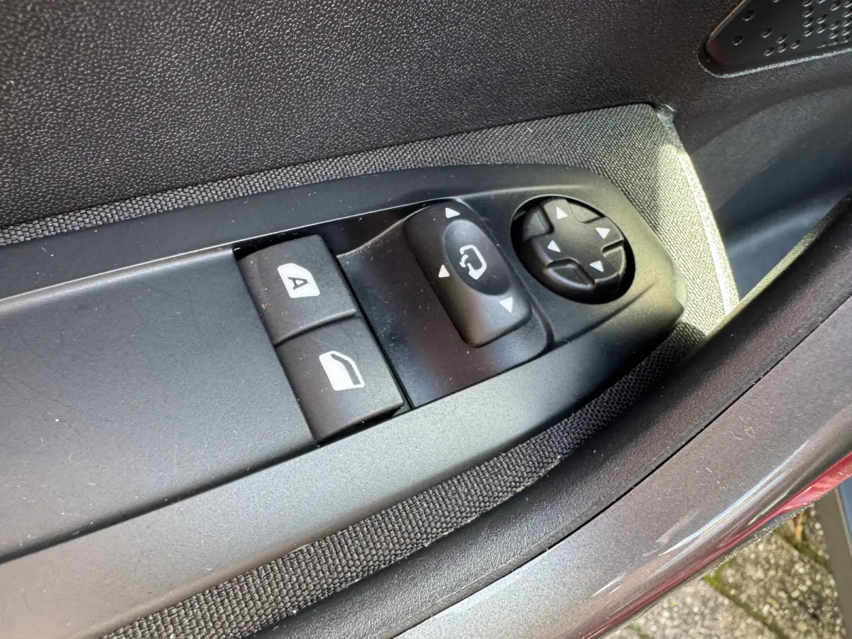 1.2 PureTech Blue Lion Airco Navi Panodak