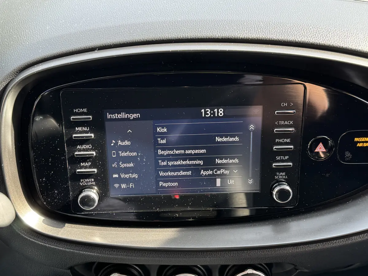 1.0 VVT-i MT Play Airco Camera Carplay