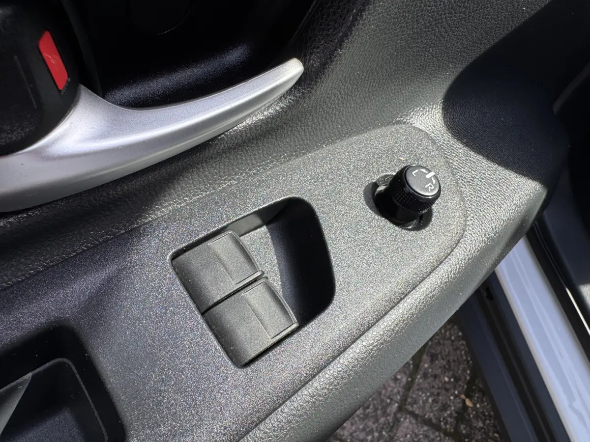 1.0 VVT-i MT Play Airco Camera Carplay